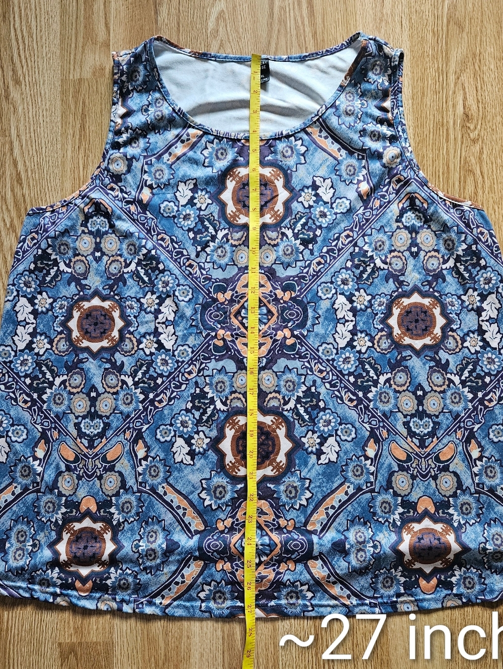 Emery Rose Printed Scoop Neck Tank Top in Blue and Peach - Picture 5 of 6